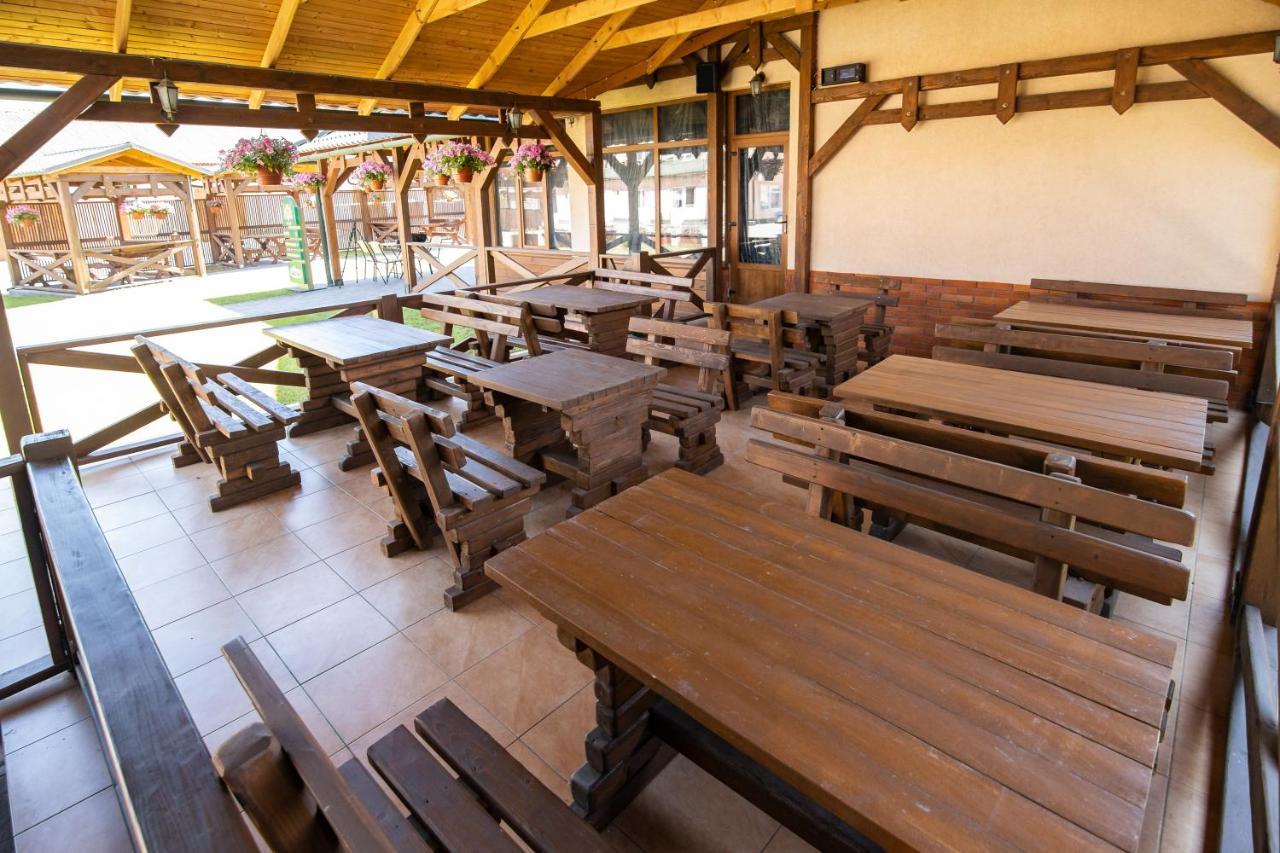 Praktik Hotel & Restaurant Береговое Экстерьер фото