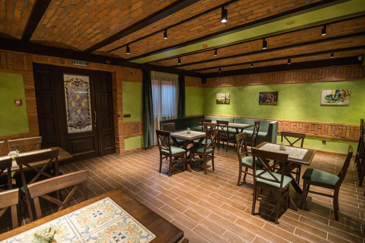 Praktik Hotel & Restaurant Береговое Экстерьер фото