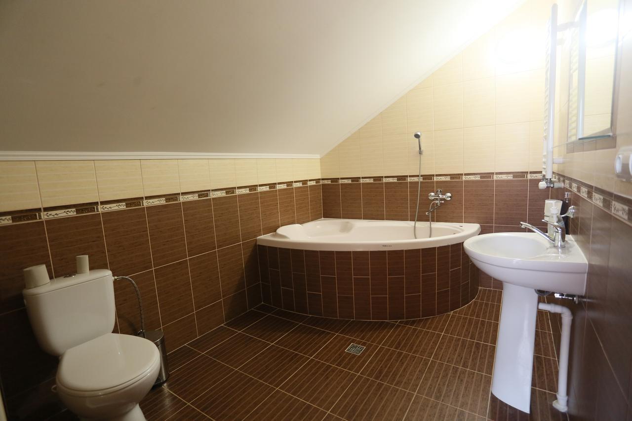 Praktik Hotel & Restaurant Береговое Экстерьер фото