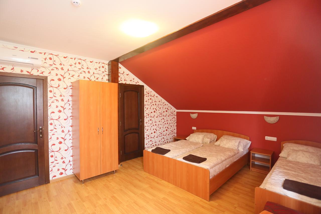 Praktik Hotel & Restaurant Береговое Экстерьер фото