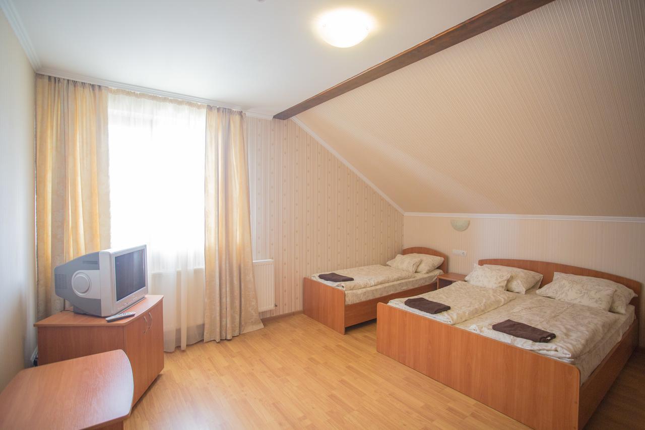 Praktik Hotel & Restaurant Береговое Экстерьер фото