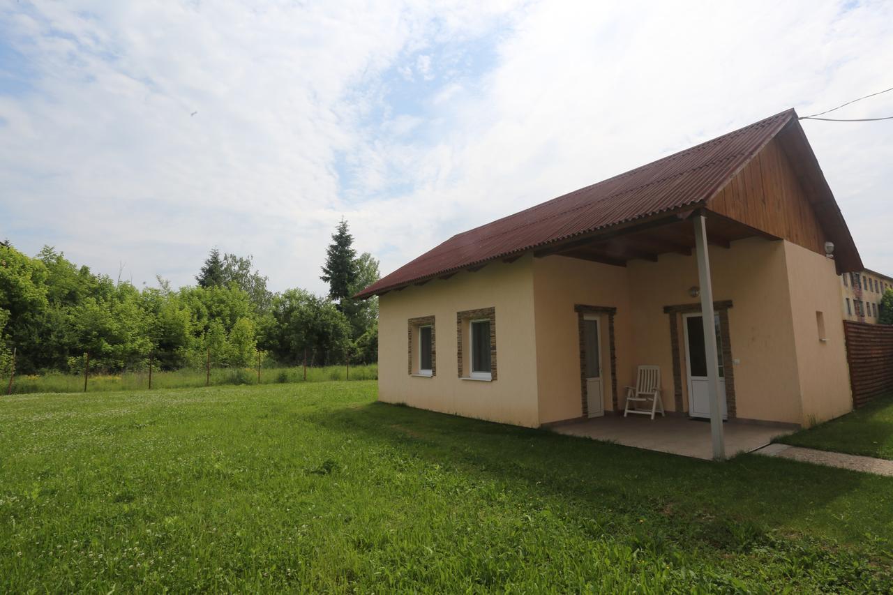Praktik Hotel & Restaurant Береговое Экстерьер фото