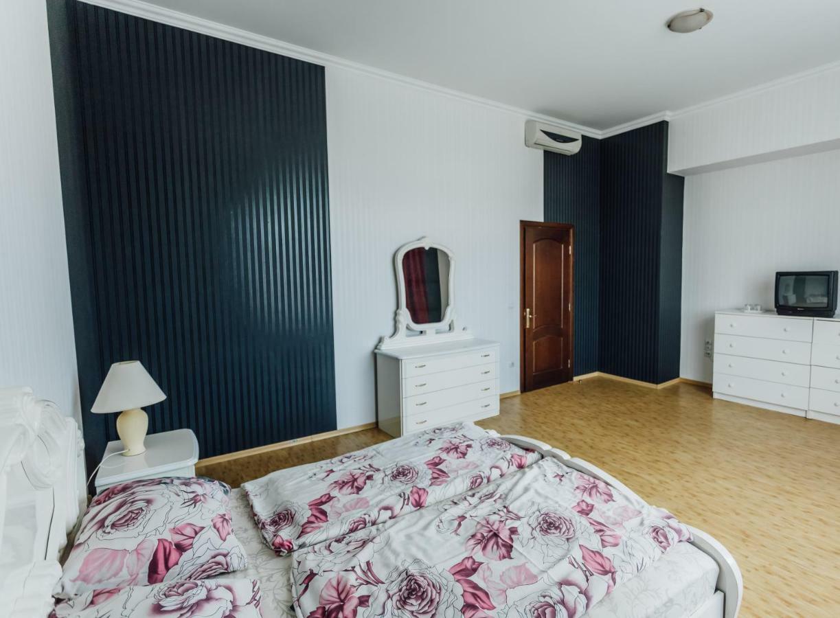 Praktik Hotel & Restaurant Береговое Экстерьер фото